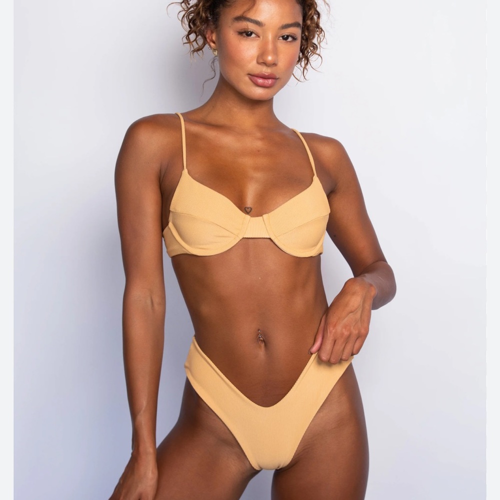 Skatie Kate top in pale yellow XL